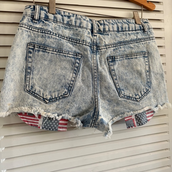 Forever 21 cut off shorts - Picture 3 of 4